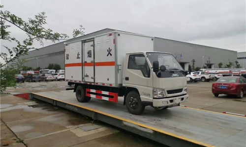 江鈴危險品運(yùn)輸車 