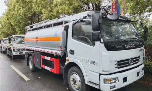 9立方東風(fēng)多利卡加油車 