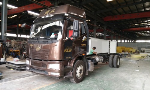 6米8解放J6L冷藏車(chē) 