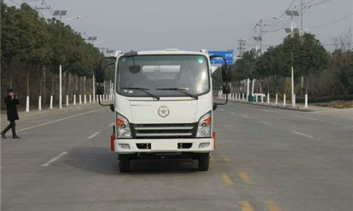 5立方大運(yùn)自卸垃圾車 