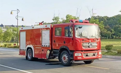 東風(fēng)D9多利卡6噸水罐消防車 