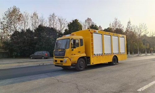 東風(fēng)天錦救險(xiǎn)車 
