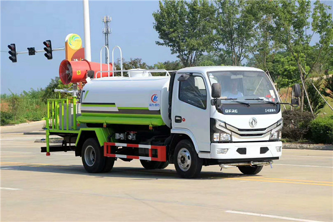 5立方東風抑塵噴霧車 